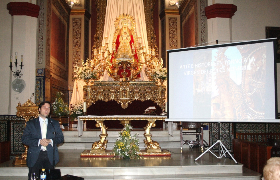 Enrique Ruiz Portillo analiza la historia y el patrimonio del Dulce Nombre