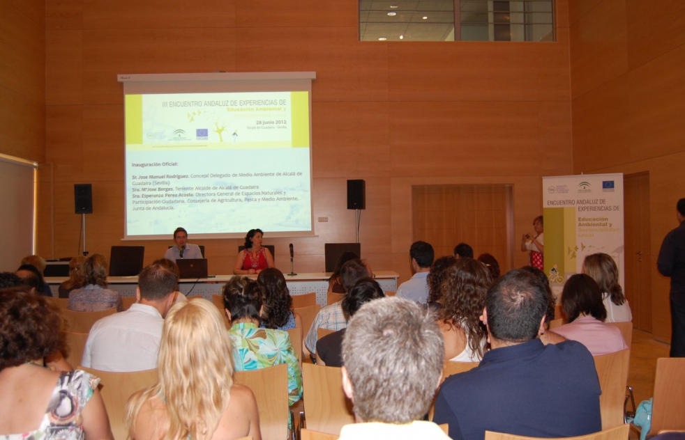El auditorio acoge un encuentro sobre educacin ambiental y sostenibilidad local