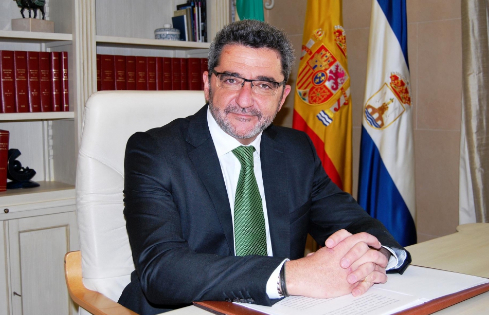 El sector crtico del PSOE pide al alcalde que oficialice su candidatura a liderar el partido en la provincia