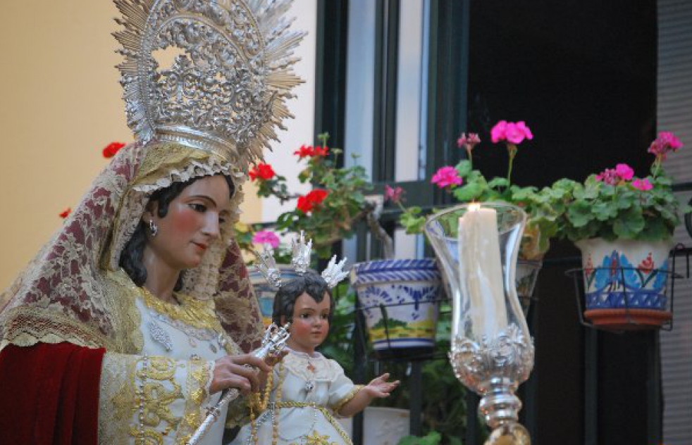 La Agrupacin Parroquial de la Virgen del Rosario de Santiago celebra su Vel los das 14 y 15