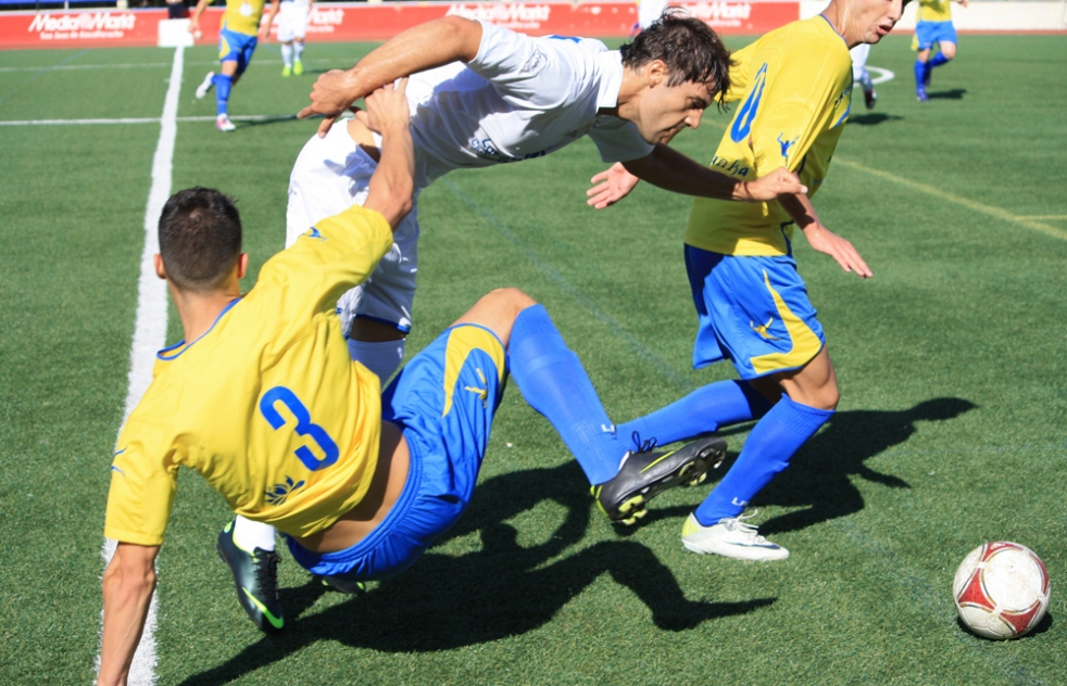 El CD Alcal consigue una importante victoria ante el C.M.D San Juan