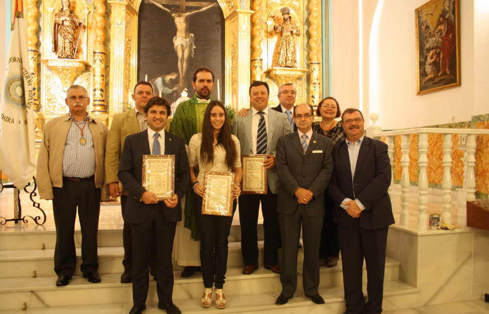Nombramiento de Adoradores Honorficos a las personas que encarnaron a la Estrella y los reyes magos en la Epifana de 2012