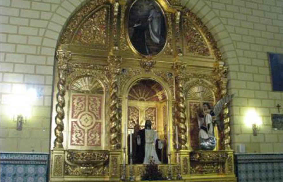 Finaliza el montaje del ltimo cuerpo del retablo de la Hermandad del Rosario