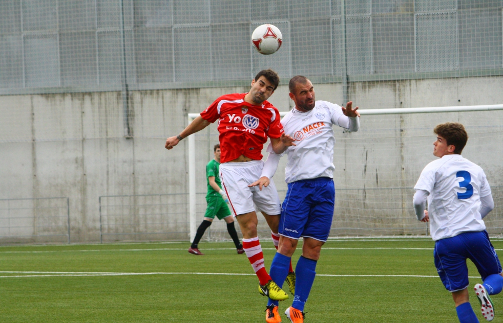 El CD Alcal empata en casa frente al Portuense (2-2)