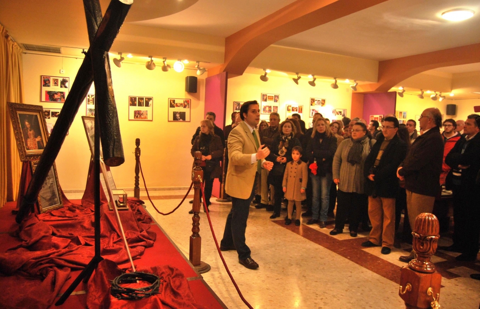 Un completo recorrido por la obra de Antonio Illanes en la Casa Hermandad de Jess