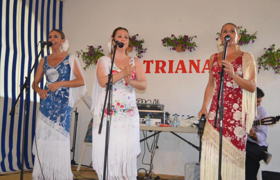 El Grupo Sharambuka-Hermanas Villa en bodega 