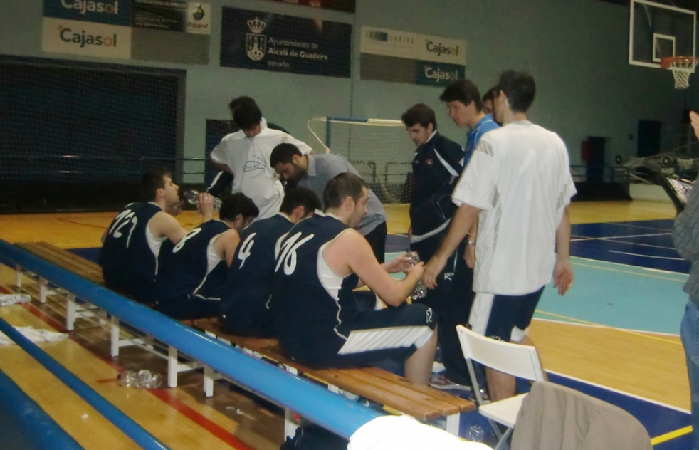 El C. Baloncesto Qalat gana el primer asalto de la liguilla de ascenso, 71-66