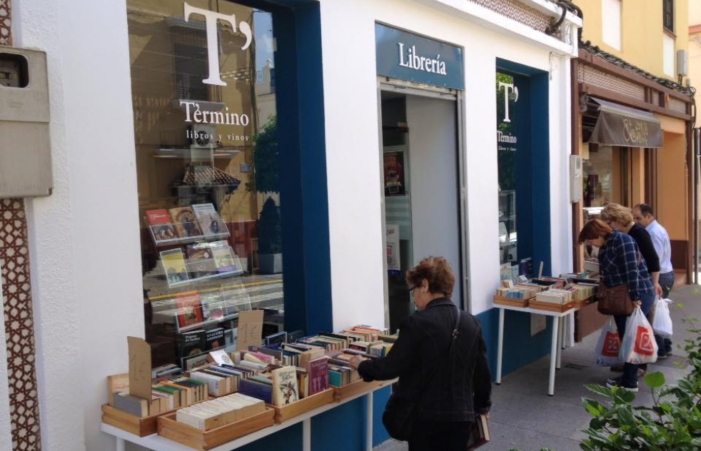 La librera Trmino ofrece su fondo de ocasin a 1 euro