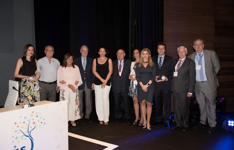 La doctora Federica Gil Alonso galardonada con el premio Santa Isabel por su trayectoria en medicina