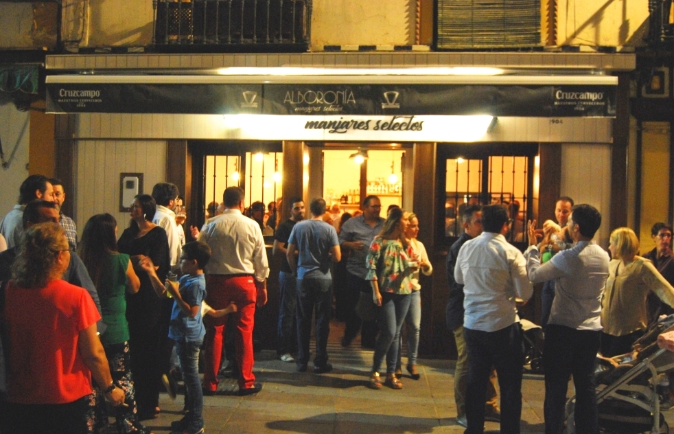 Ya est abierto el nuevo bar 