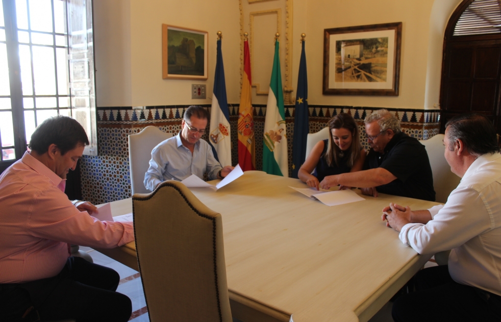 El Ayuntamiento firma un convenio de colaboracin con la Asociacin AFAR que atiende a personas necesitadas