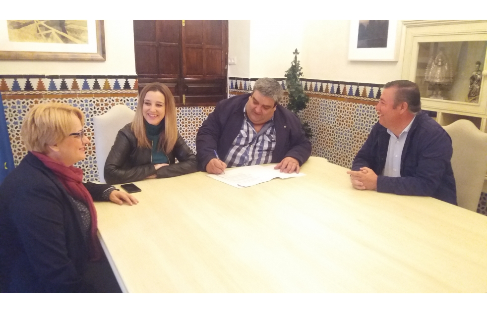 El Ayuntamiento apoya a la AAEE con una subvencin de 30.000 euros 
