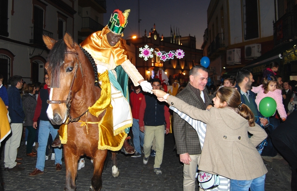 Los heraldos reales ya tienen las cartas de los nios de Alcal (vdeo y fotos)