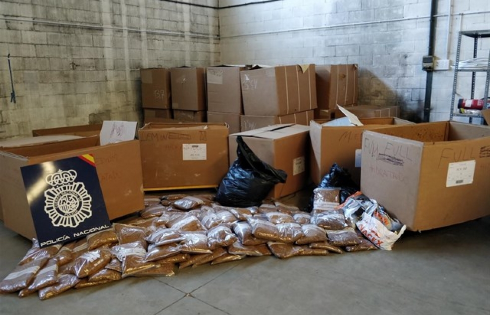 Incautadas cuatro toneladas de tabaco de contrabando en Alcal en una operacin con cuatro detenidos