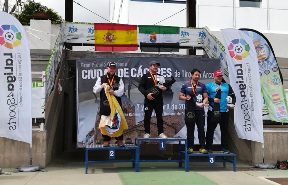 Medalla de bronce para un arquero alcalareo en el Gran Premio de Espaa