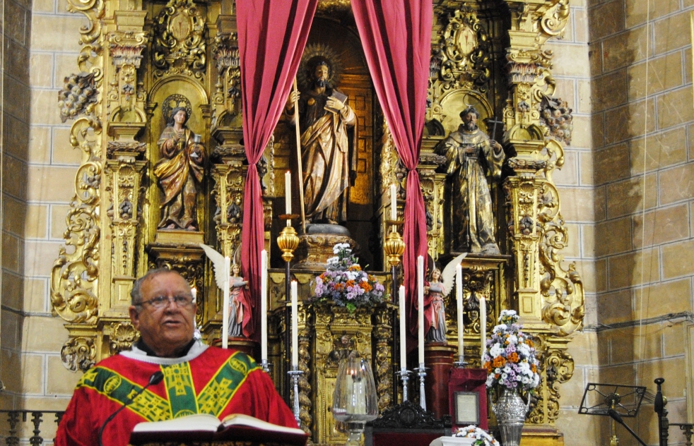 La parroquia de Santiago el Mayor de Alcal de Guadara da gracias a su santo protector
