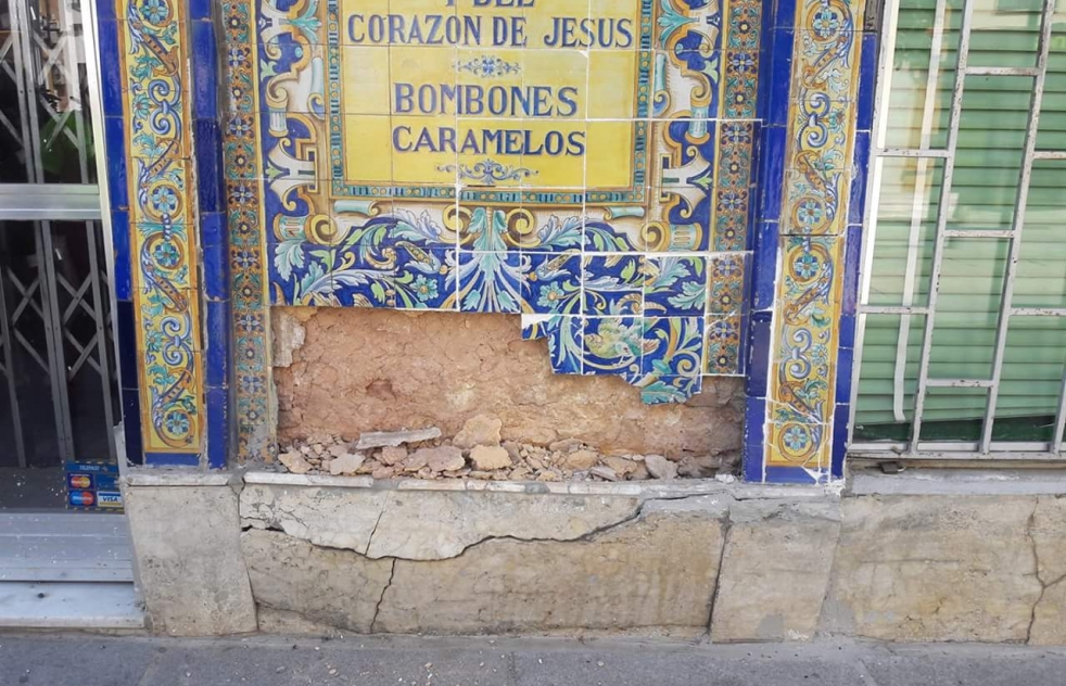 Los azulejos de Tejidos Marn, patrimonio en peligro