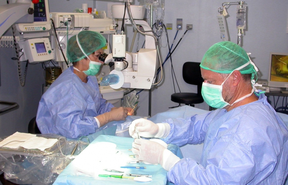 Hospital de Valme potencia la accesibilidad a la ciruga de cataratas durante el verano con el incremento del 75,4% 