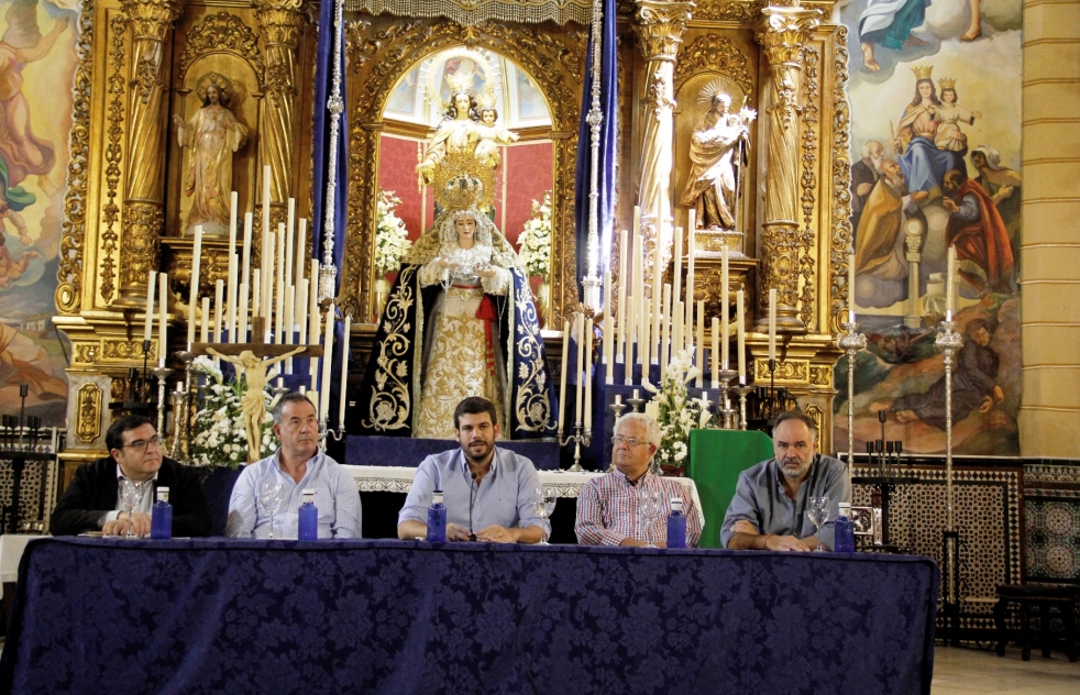 Leccin de ftbol y vida de Ramn Vzquez para los alumnos del colegio Salesiano