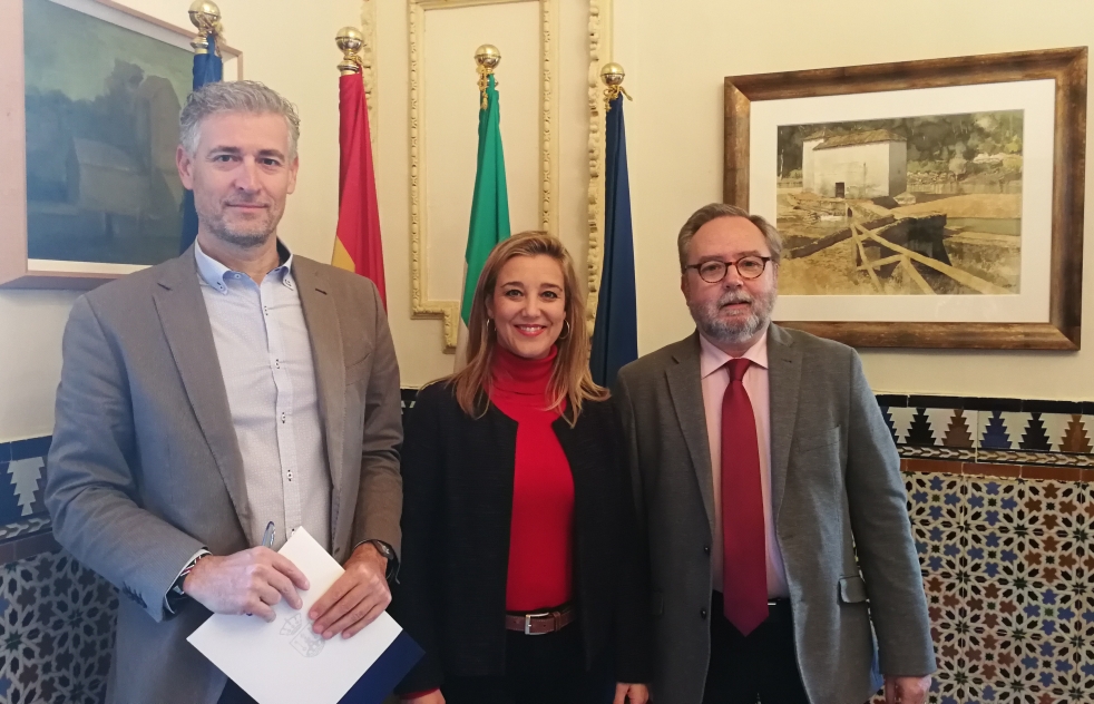El Ayuntamiento firma el convenio de apoyo a Critas con 12.000 euros