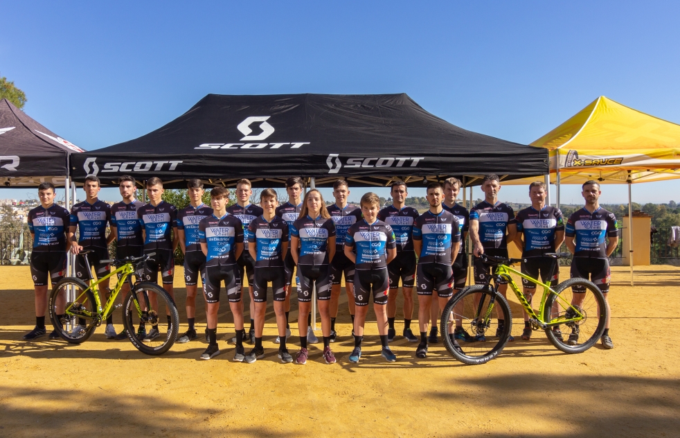 Arranca una nueva temporada para el equipo de ciclismo de montaa de Alcal