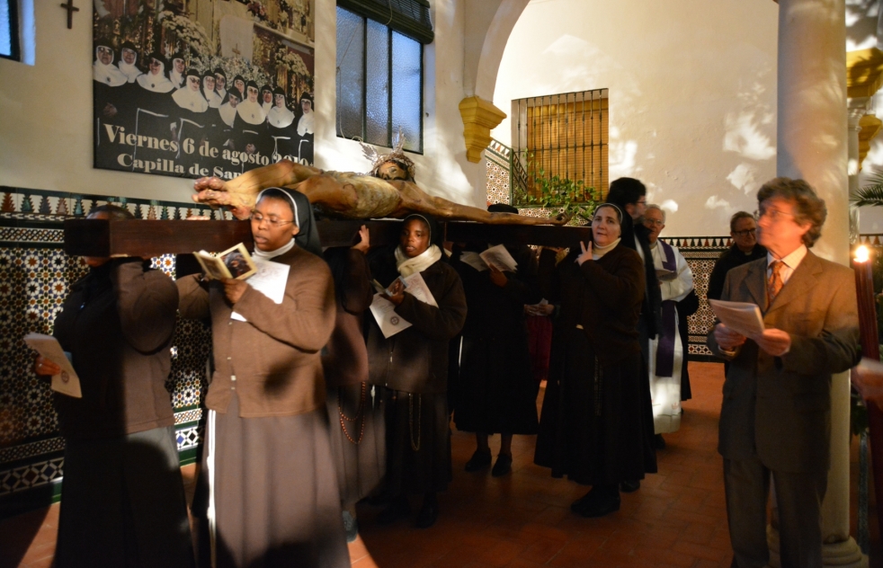 Crnica de los cultos en honor del Santsimo Cristo de la Vera+cruz  en Alcal