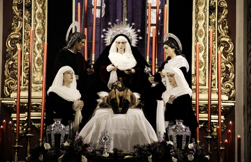 EN IMGENES. Altar de cultos del Santo Entierro en San Sebastin