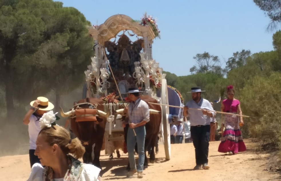 EN IMGENES. El camino de la Hermandad del Roco de este jueves