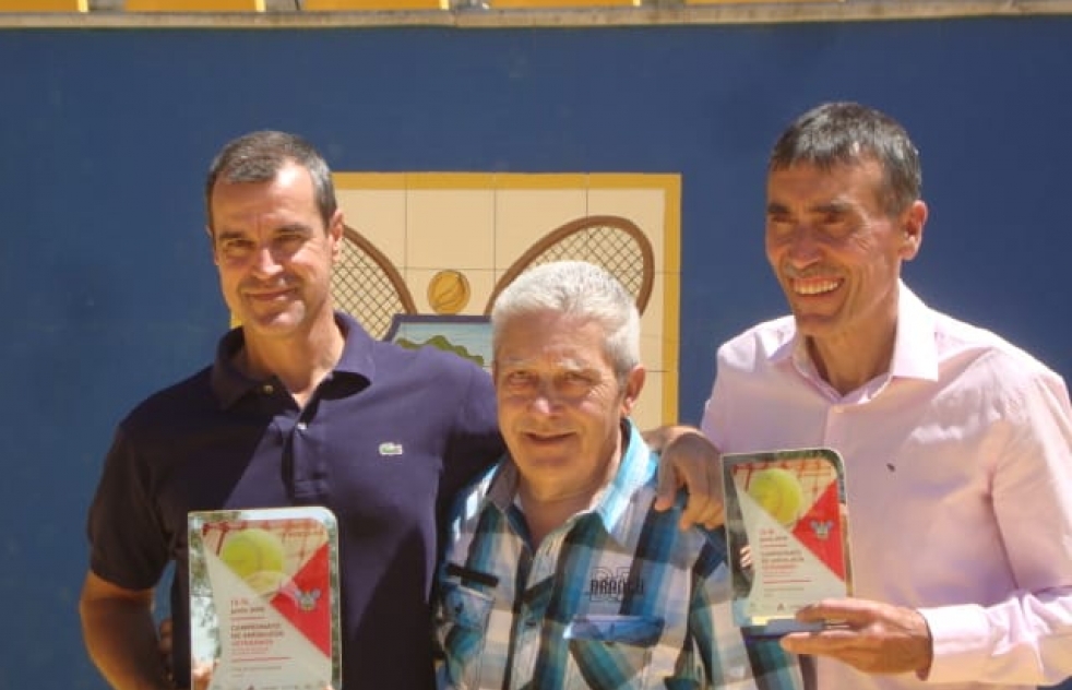 Emilio Nieto se proclama doble subcampen de Andaluca de tenis para veteranos