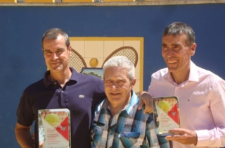 Emilio Nieto se proclama doble subcampeón de Andalucía de tenis para veteranos