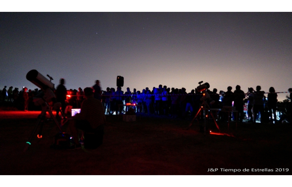 Más de 500 personas en la ruta nocturna astronómica de 