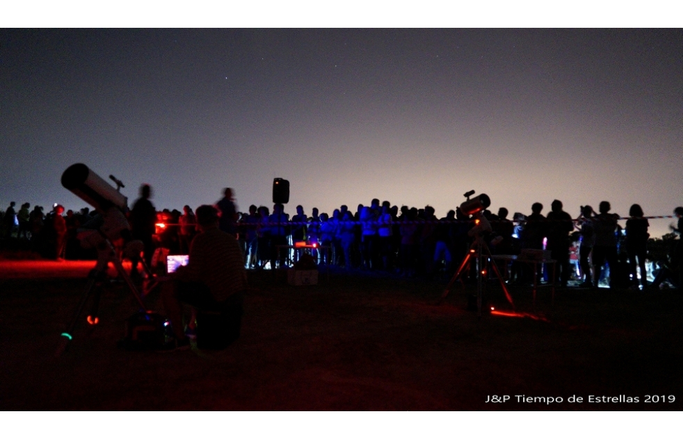 Ms de 500 personas en la ruta nocturna astronmica de 