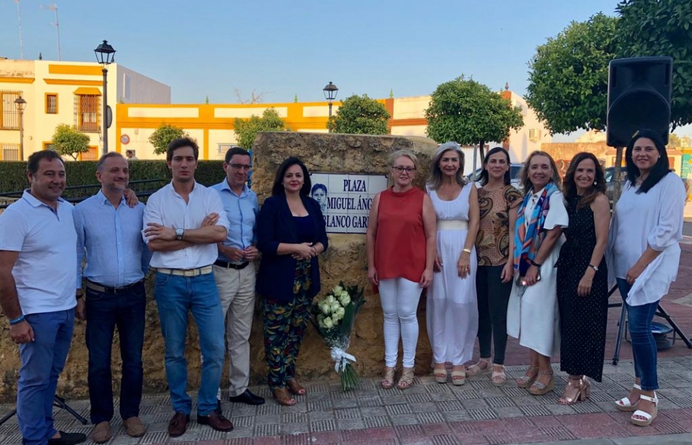 Homenaje a Miguel ngel Blanco en su plaza de Alcal