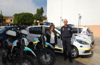 Dos coches y dos motos para la Polic�a Local 