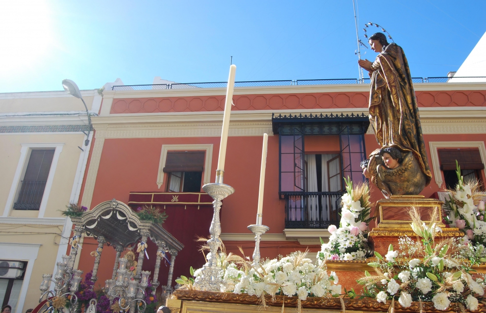 Maana esplndida de Corpus en la ciudad dormida