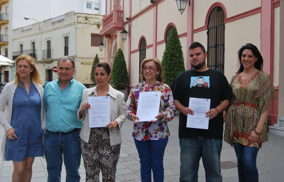 El alcalde convoca a toda la oposición a  una reunión previa al primer Pleno sin mayoría