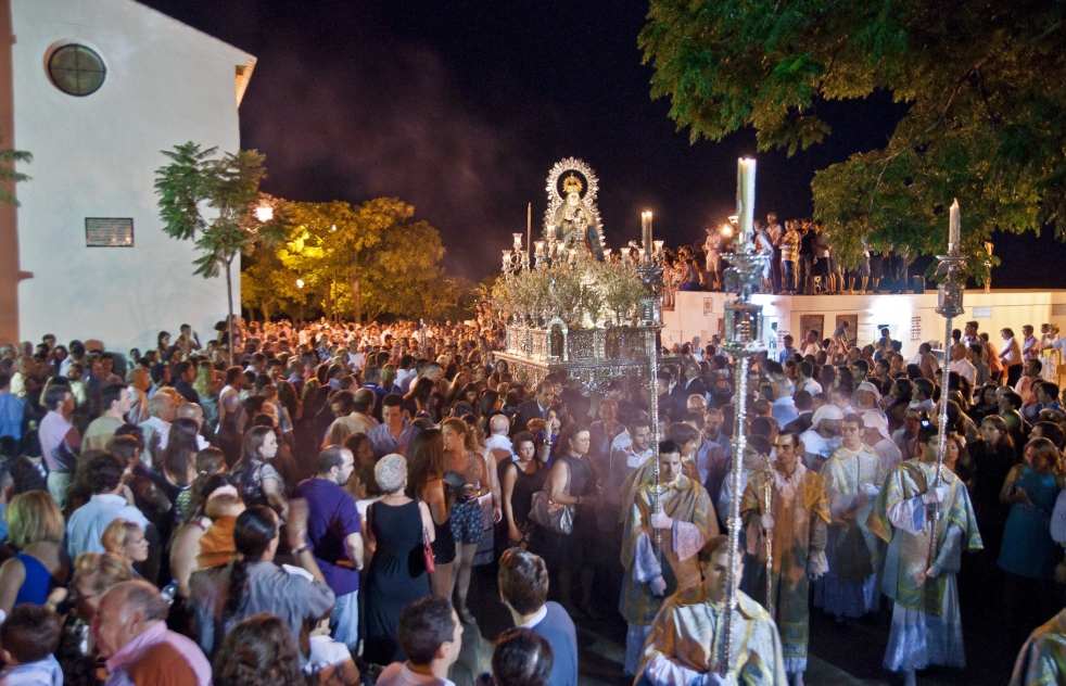 Estrenos y nuevas estampas en la procesin de la Virgen del guila