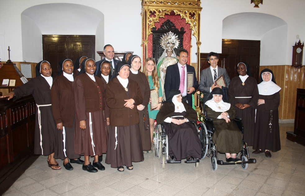 La Estrella de la Ilusin y los Reyes Magos del ao 2013 son adoradores honorficos de Jess Sacramentado