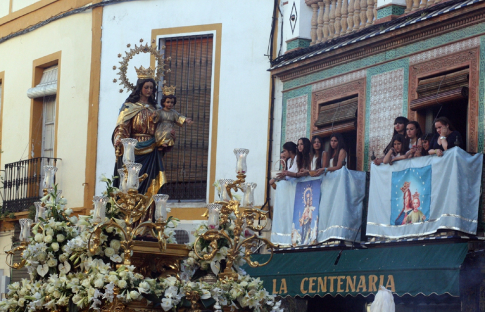 Salida procesional de Mara Auxiliadora por su Coronacin Cannica. Galera grfica