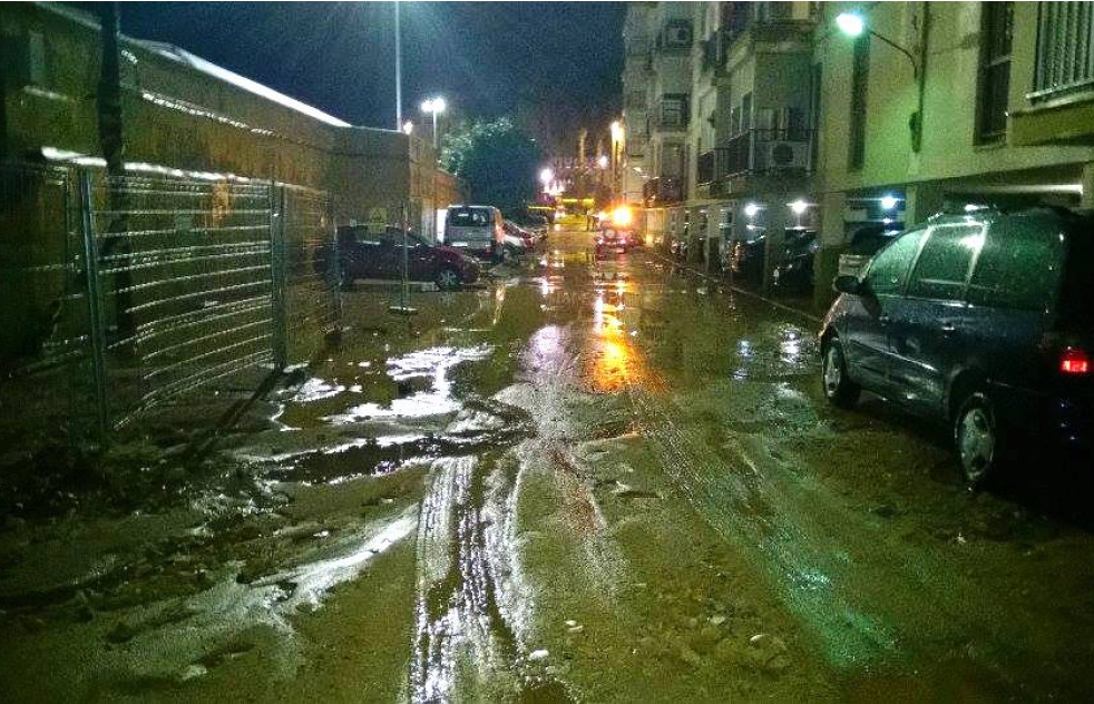 Las lluvias de la noche del sbado provocan numerosas incidencias en Alcal
