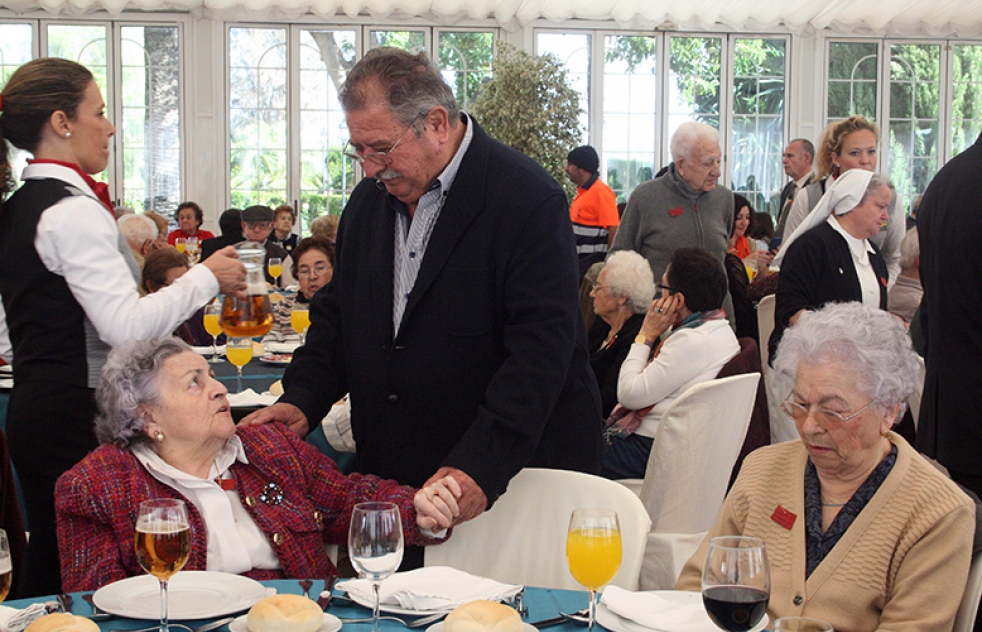 Amor, emocin y cario en el almuerzo-homenaje a los mayores