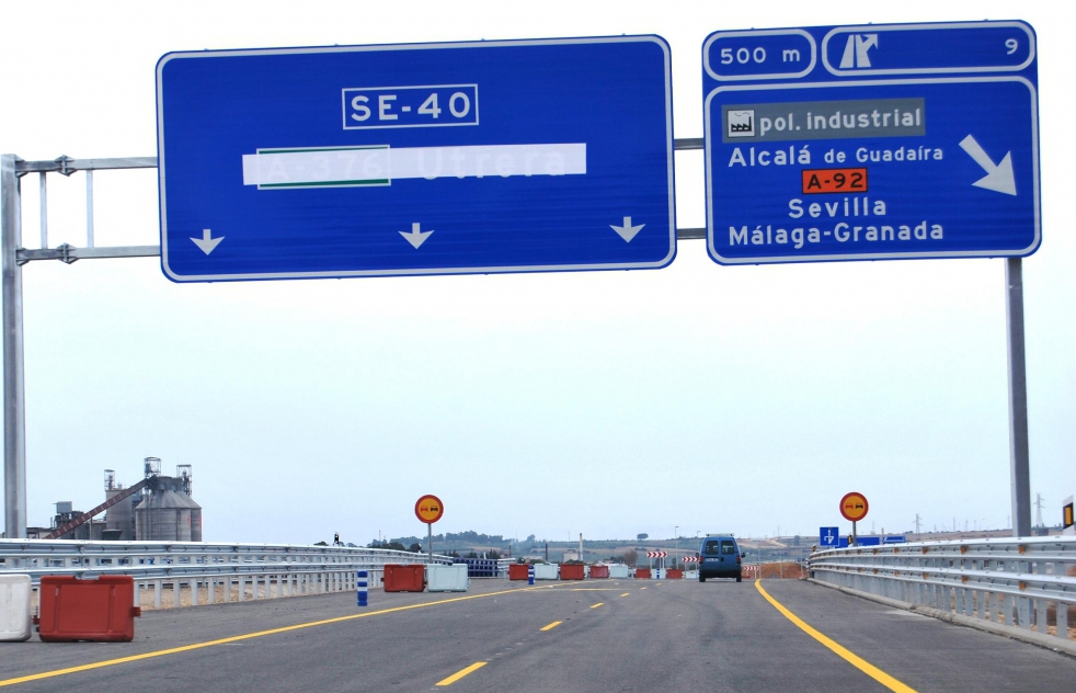 Fomento adjudica las obras de un tramo de la SE-40 entre Alcal y Dos Hermanas