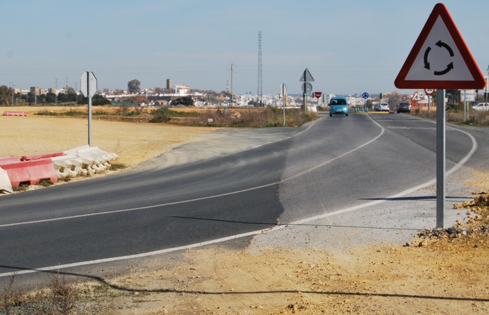 FICA pide ayuda al Defensor del Pueblo Andaluz para reclamar la reanudacin de las obras de la carretera de Dos Hermanas