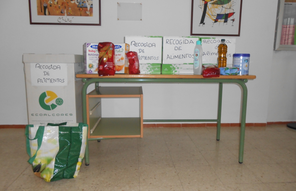 Campaa de recogida de alimentos en el IES Leonor de Guzmn