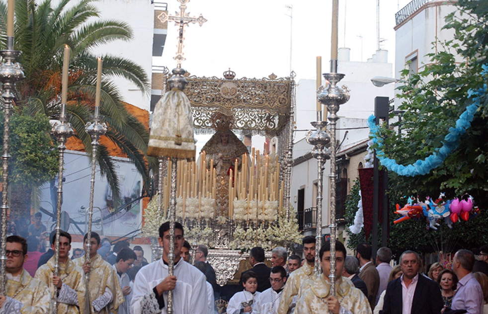 Medio siglo de oraciones prendidas en la Virgen del Rosario