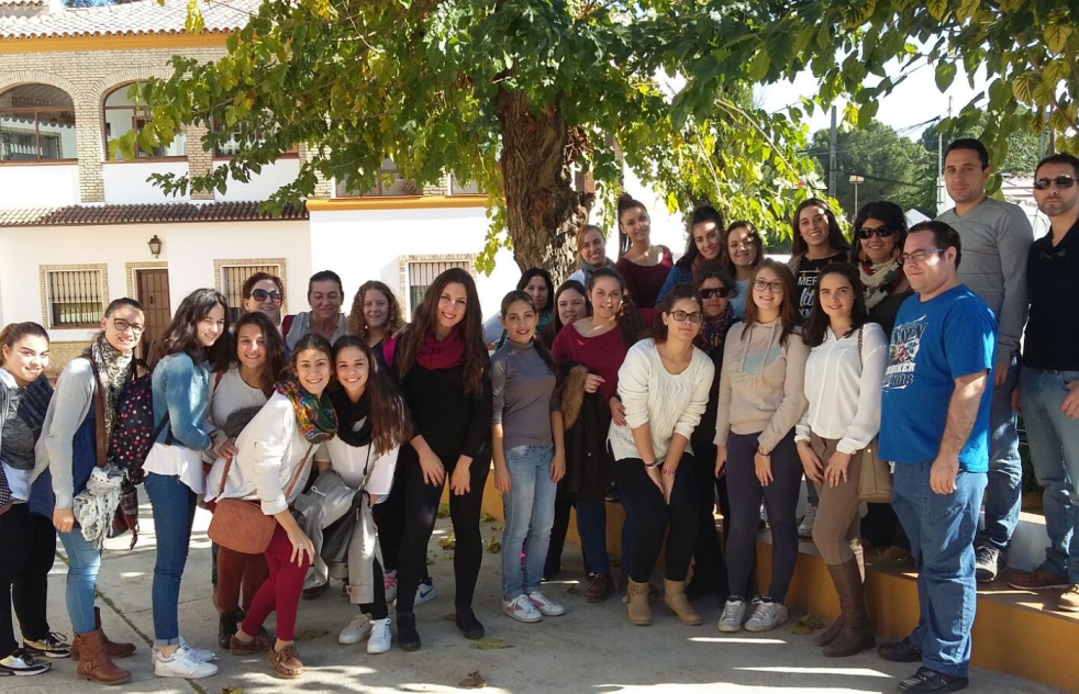 Visita de los alumnos del IES Doa Leonor de Guzmn a Paz y Bien