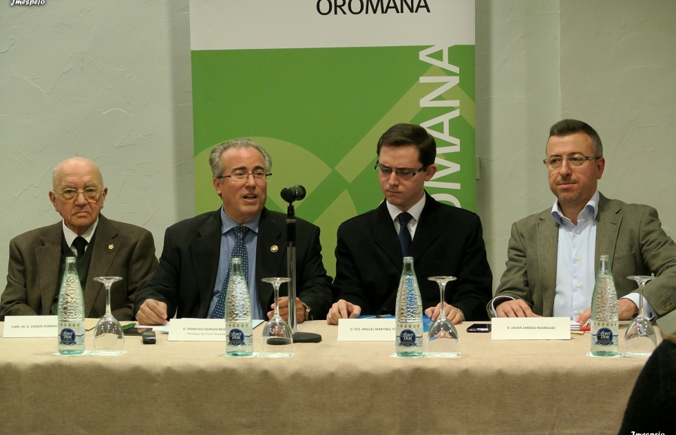 Exitoso homenaje tributado por el Foro Oromana a Agustn Alcal y Henke