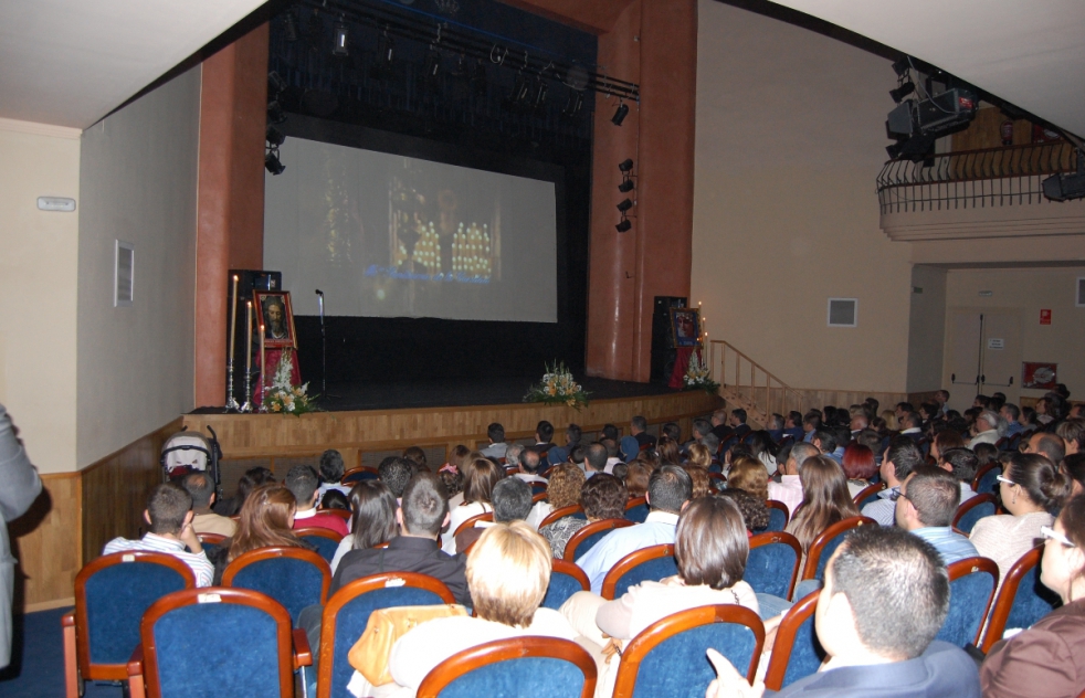 Teatro, cine y carnaval este mes