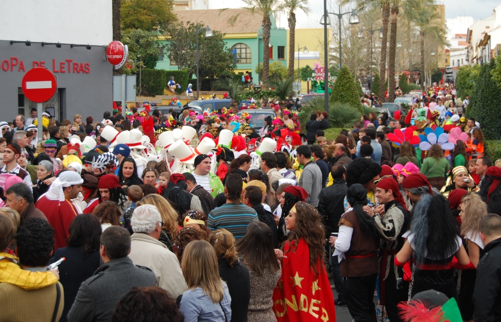 El desfile de Carnaval busca volver a ser multitudinario 