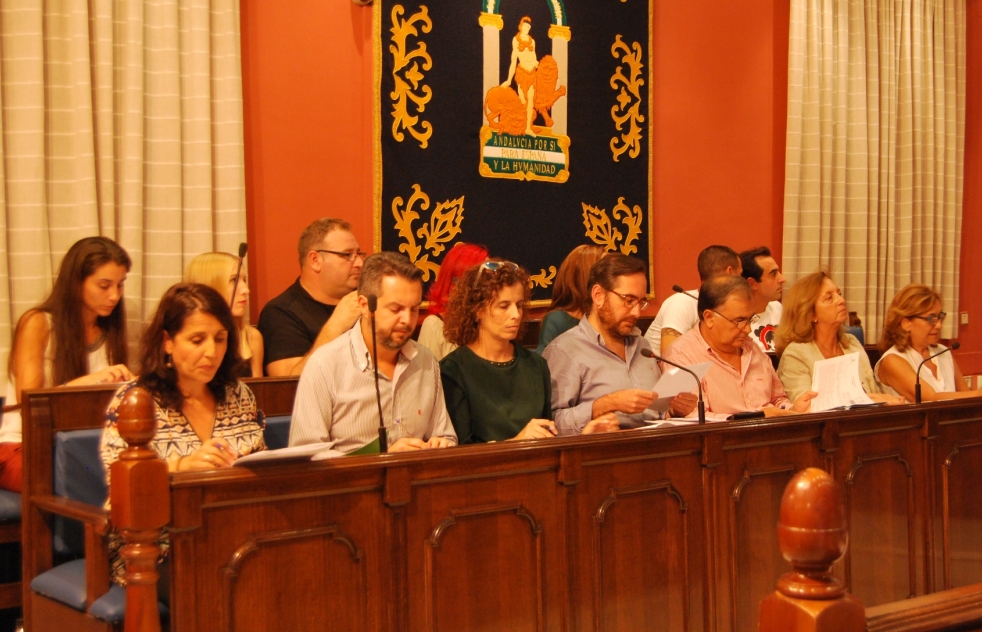 IU-AA, Andalucistas y ediles de AP inician los encuentros con PP y C's para presentar la mocin de censura